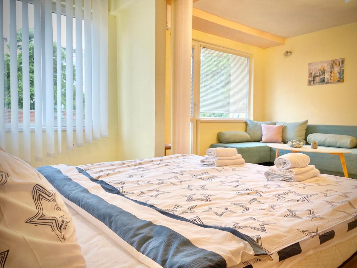 Sunny Central Apartment With Tv & Wi-Fi Eski Zağra Dış mekan fotoğraf